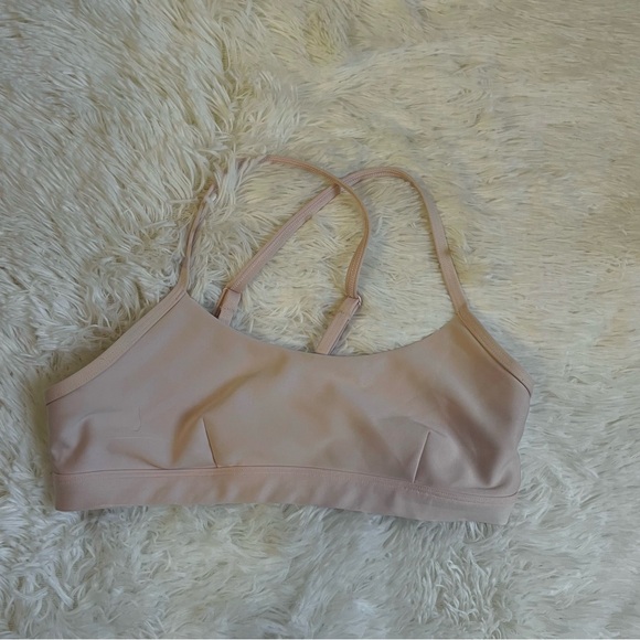 Alo Yoga Airlift Intrigue Bra - Picture 7 of 9